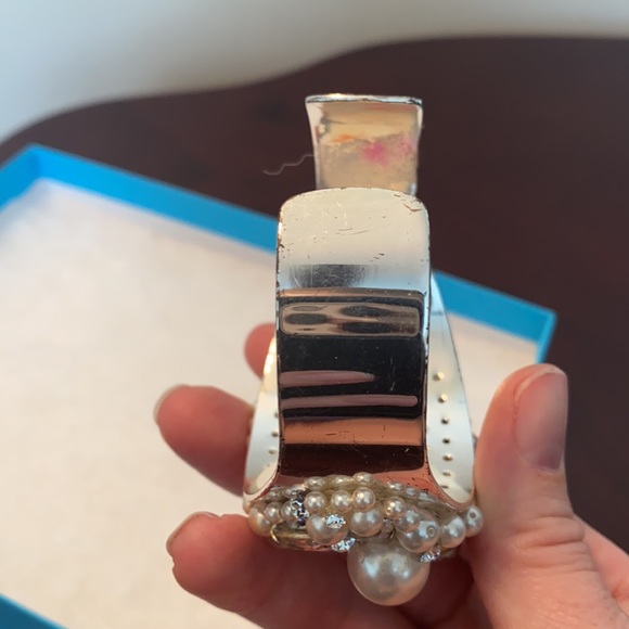 Rhinestone and Pearl bangle bracelet wedding - Picture 7 of 11